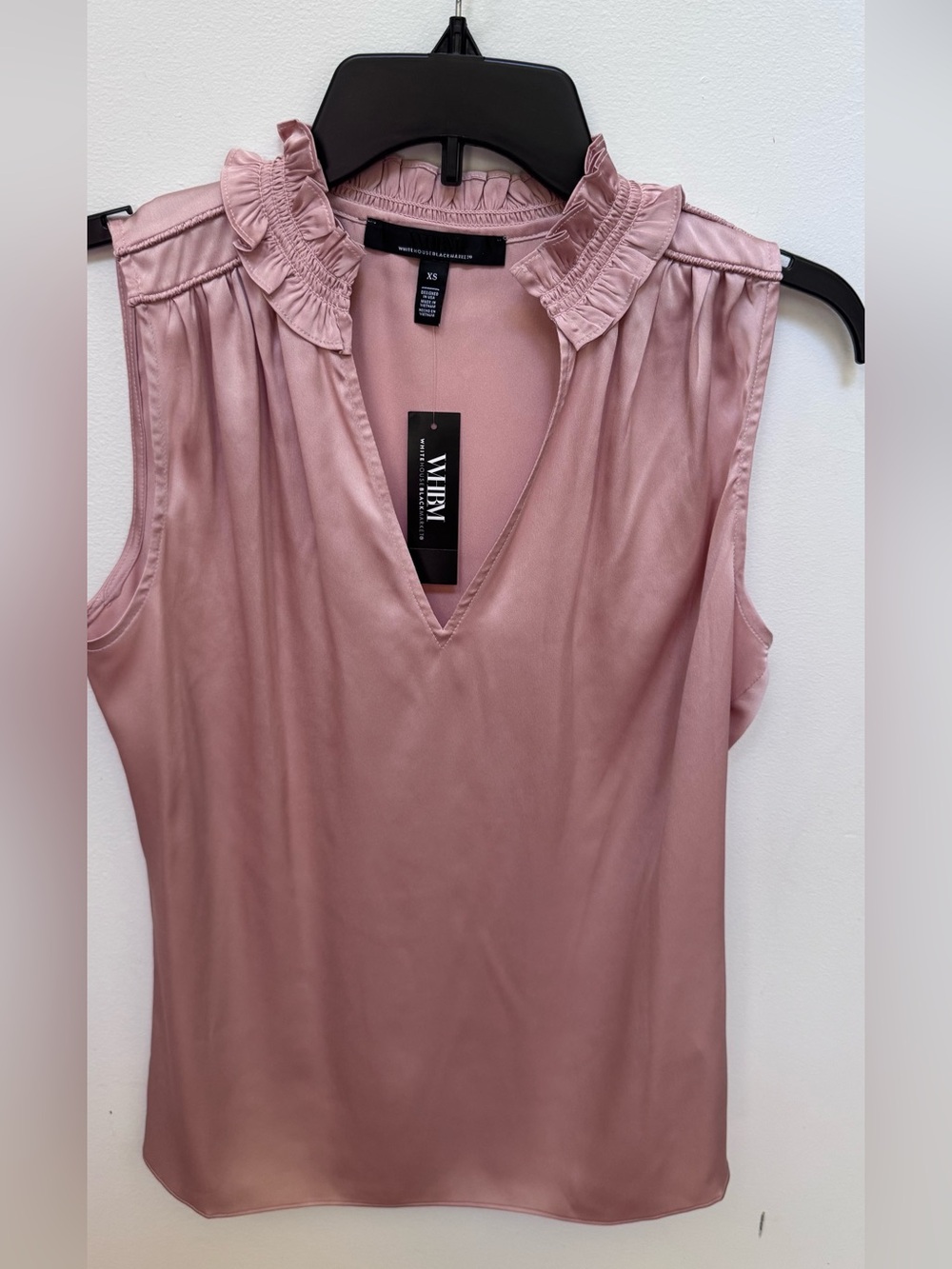 White House Black Market Dusty Rose Ruffle-Trim Sleeveless V-Neck Cami nwt